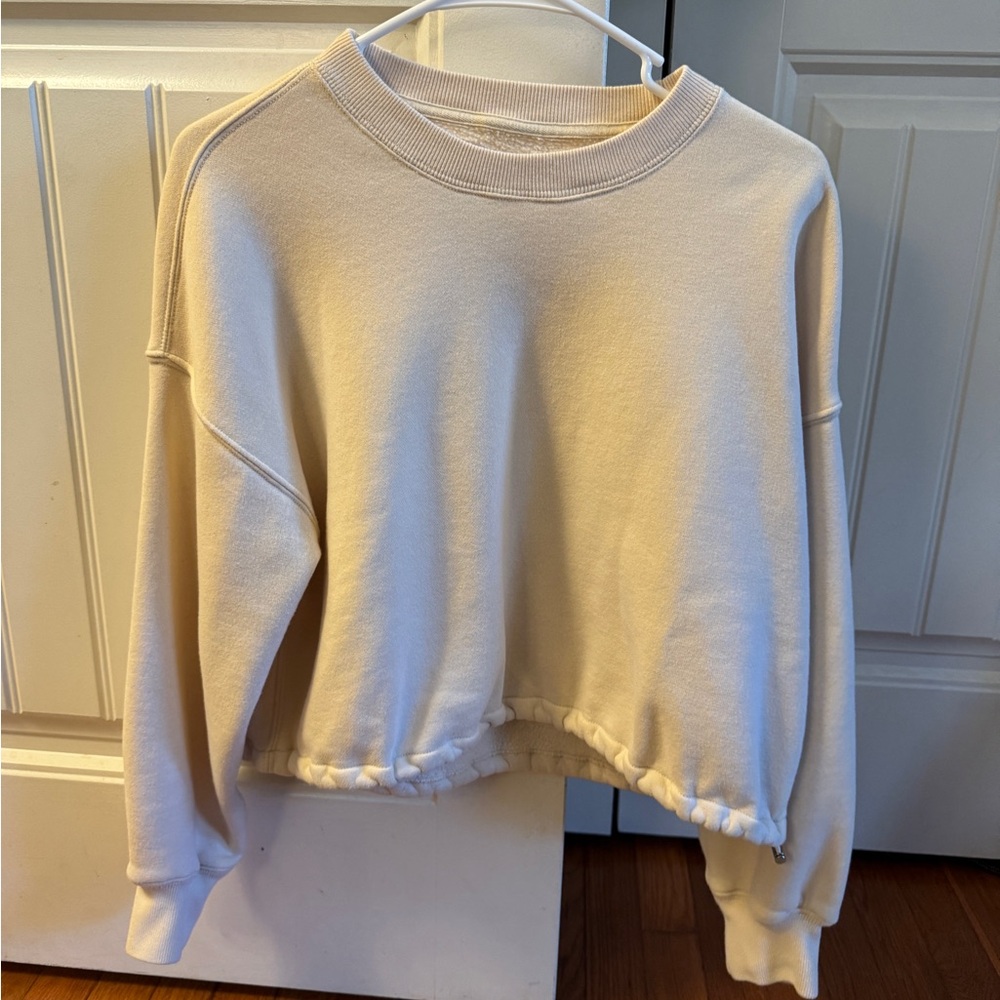 Abercrombie & Fitch soft collection cropped cream sweatshirt